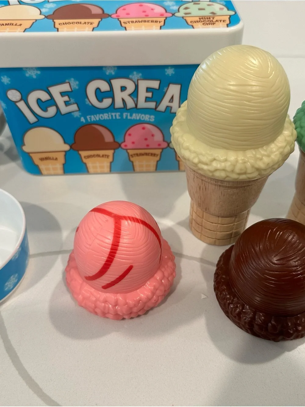 Melissa and Doug Magnetic Toy Ice Cream Scoop Set - Pink, Cream, Brown